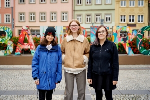 Inga Baumgart, Zoe Schmidt und Annabell Langer sind die neuen FSJ-lerinnen im Bereich Kultur und Bildung.